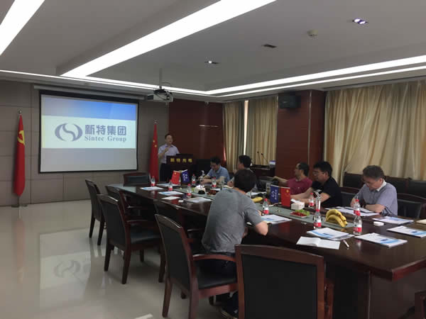 武汉市政协谭仁杰副主席一行莅临J9九游会光电考察