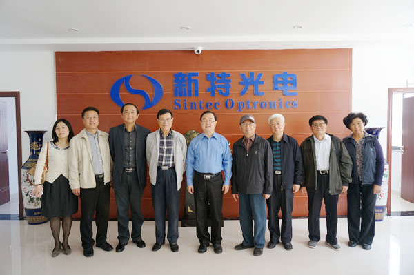 湖北省原人大副主任和武汉市委副书记谢培栋、武汉市原常务副市长袁善腊、武汉市原副市长郭友忠等一行到我司调研